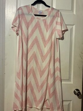 LuLaRoe Carly Pink and White Chevron Midi Dress